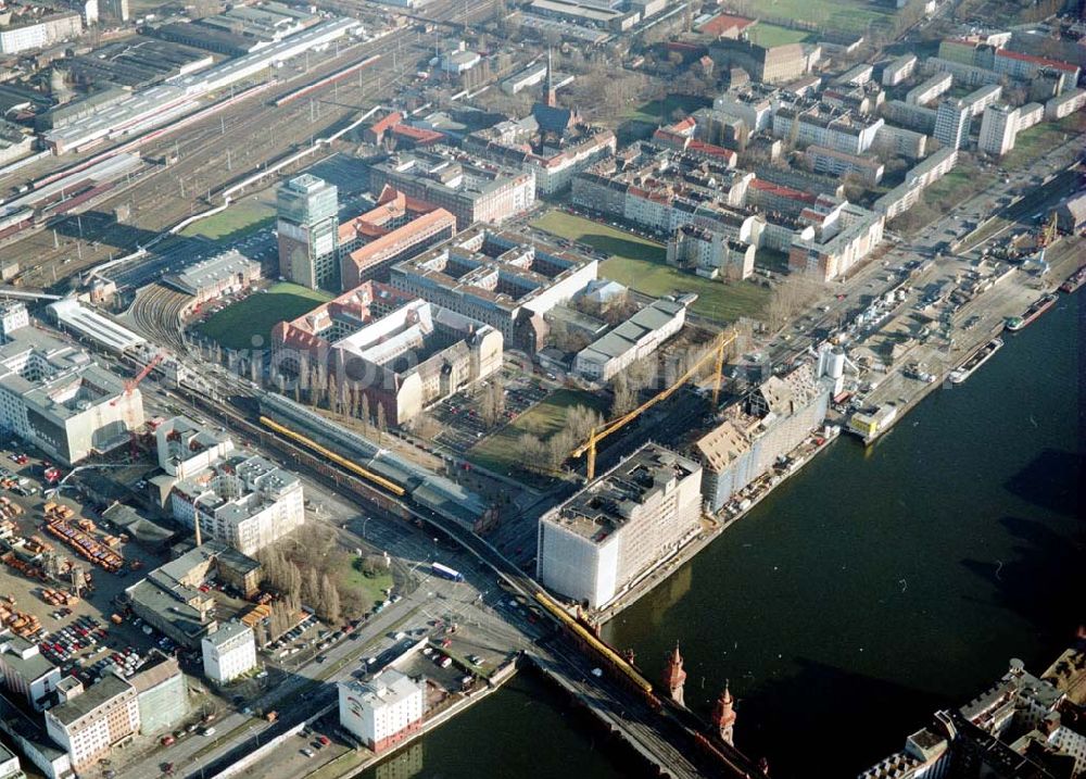 Aerial image Berlin - Friedrichshain - Gelände der Oberbaumcity am S-Bahnhof Warschauer Straße in Berlin - Friedrichshain.