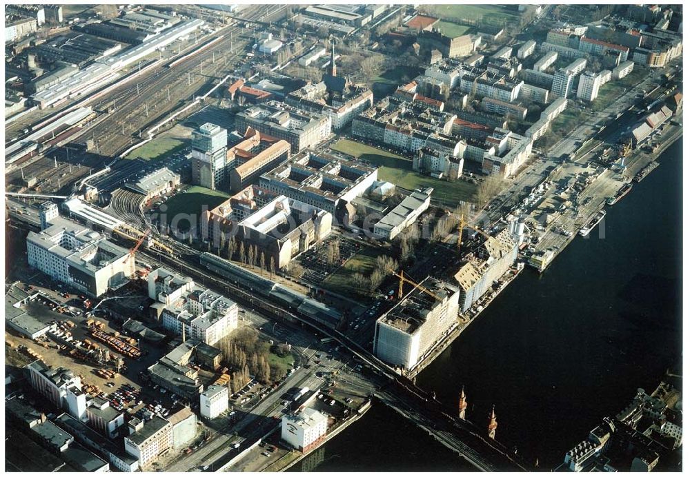 Aerial photograph Berlin - Friedrichshain - Gelände der Oberbaumcity am S-Bahnhof Warschauer Straße in Berlin - Friedrichshain.