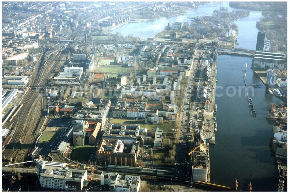 Aerial image Berlin - Friedrichshain - Gelände der Oberbaumcity am S-Bahnhof Warschauer Straße in Berlin - Friedrichshain.