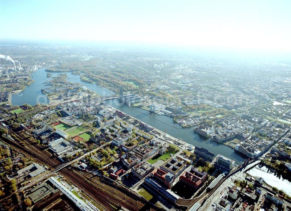 Berlin - Friedrichshain from above - Gelände der Oberbaumcity am S-Bahnhof Warschauer Straße in Berlin - Friedrichshain.