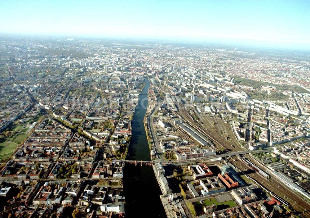 Aerial image Berlin - Friedrichshain - Gelände der Oberbaumcity am S-Bahnhof Warschauer Straße in Berlin - Friedrichshain.