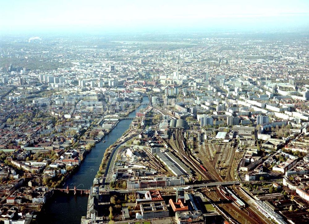 Aerial image Berlin - Friedrichshain - Gelände der Oberbaumcity am S-Bahnhof Warschauer Straße in Berlin - Friedrichshain.