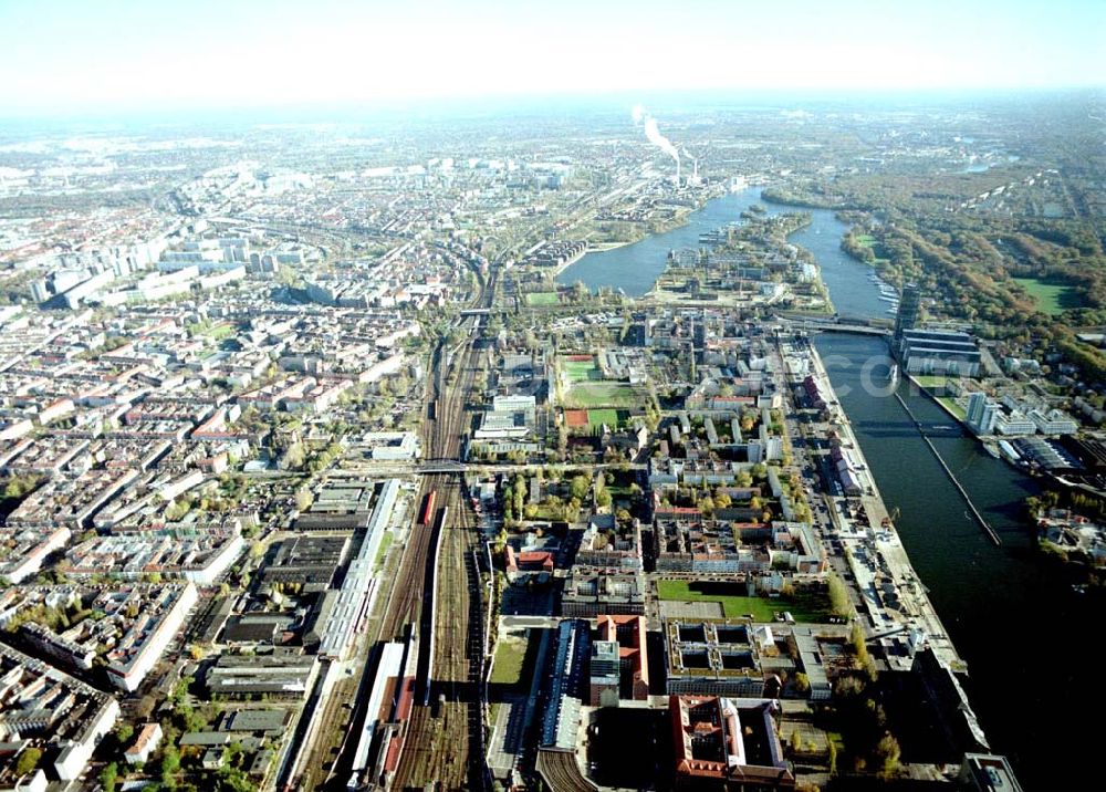 Aerial image Berlin - Friedrichshain - Gelände der Oberbaumcity am S-Bahnhof Warschauer Straße in Berlin - Friedrichshain.