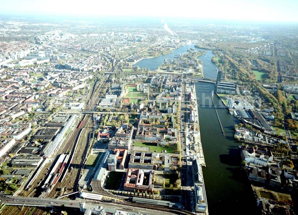 Aerial photograph Berlin - Friedrichshain - Gelände der Oberbaumcity am S-Bahnhof Warschauer Straße in Berlin - Friedrichshain.