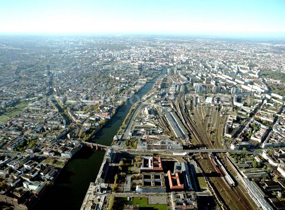 Aerial photograph Berlin - Friedrichshain - Gelände der Oberbaumcity am S-Bahnhof Warschauer Straße in Berlin - Friedrichshain.