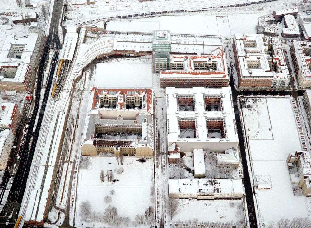 Berlin-Friedrichshain from above - Gelände der Oberbaumcity am S- und U-Bahnhof Warschauer Straße in Berlin - Friedrichshain - ein Objekt der HVB - Projekt GmbH.