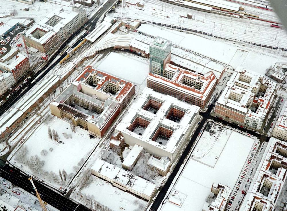 Berlin-Friedrichshain from above - Gelände der Oberbaumcity am S- und U-Bahnhof Warschauer Straße in Berlin - Friedrichshain - ein Objekt der HVB - Projekt GmbH.