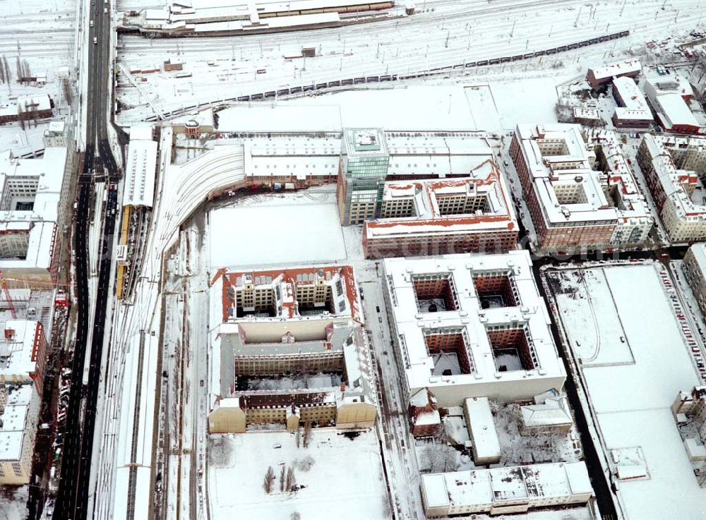 Aerial image Berlin-Friedrichshain - Gelände der Oberbaumcity am S- und U-Bahnhof Warschauer Straße in Berlin - Friedrichshain - ein Objekt der HVB - Projekt GmbH.