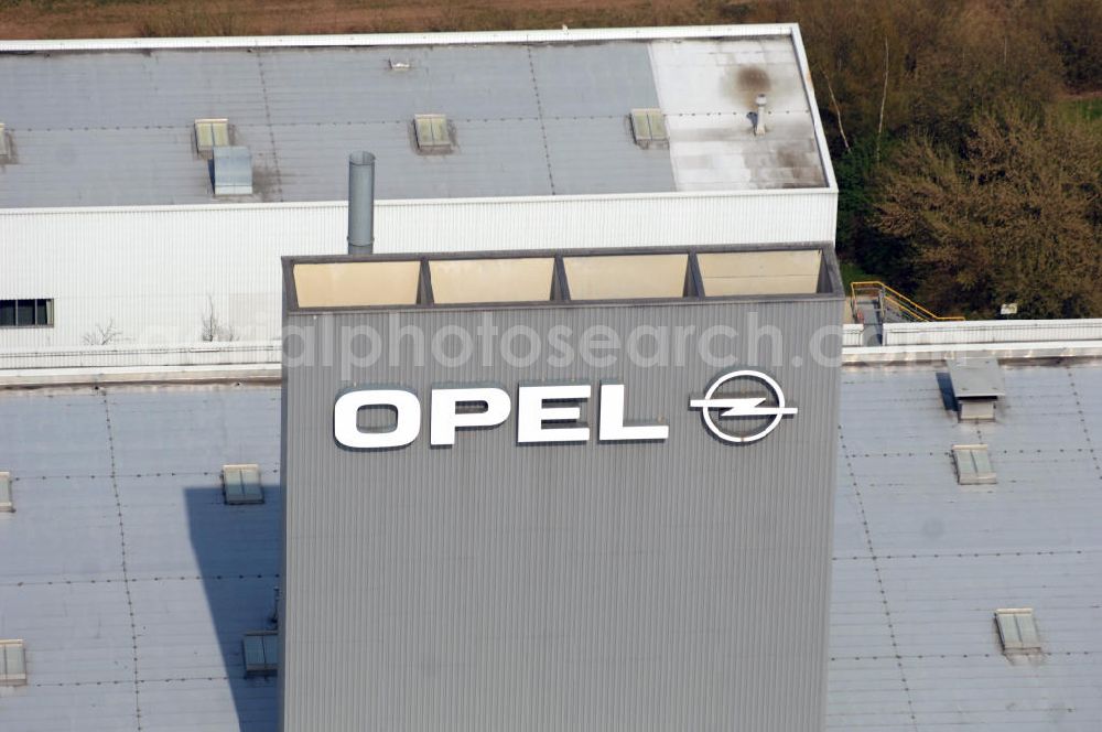 Aerial image EISENACH - Blick auf das Gelände des OPEL-Werkes Eisenach. Rund 1.900 Mitarbeiter produzieren in Thüringen den neuen Corsa. Die Opel Eisenach GmbH arbeitet seit 1992 mit modernsten Produktionsanlagen und -methoden. Grundlegend sind dafür die fünf Prinzipien: Standardisierung, kurze Durchlaufzeiten, Qualität von Anfang an, kontinuierliche Verbesserung und Einbeziehung der Mitarbeiter. Anschrift: Adam-Opel-Str. 100 in 99817 Eisenach, Tel.: 03691 66-0