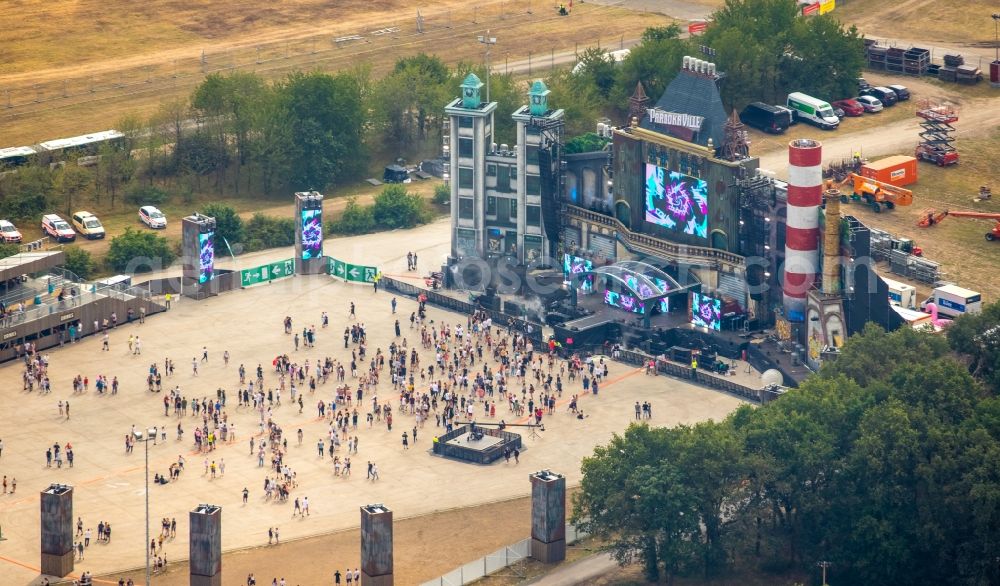 Weeze from above - Participants in the PAROOKAVILLE - Electronic Music Festival music festival on the event concert area in Weeze in the state North Rhine-Westphalia, Germany