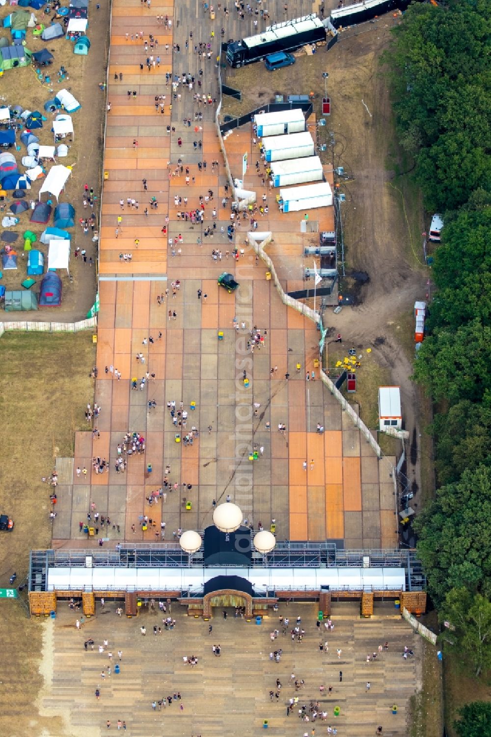 Aerial image Weeze - Participants in the PAROOKAVILLE - Electronic Music Festival music festival on the event concert area in Weeze in the state North Rhine-Westphalia, Germany