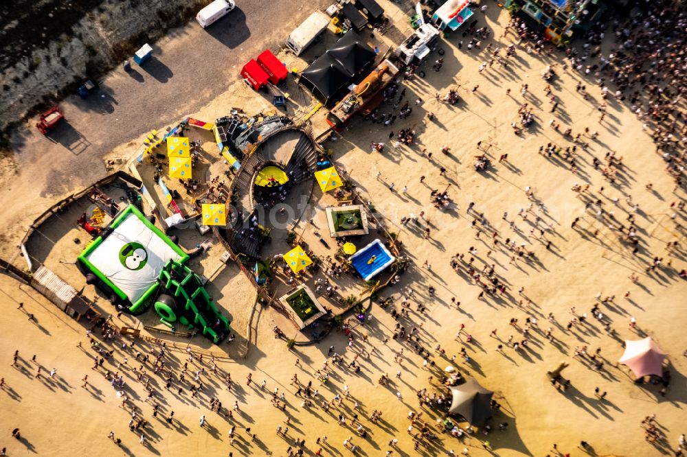 Aerial photograph Weeze - Participants in the PAROOKAVILLE - Electronic Music Festival music festival on the event concert area in Weeze in the state North Rhine-Westphalia, Germany