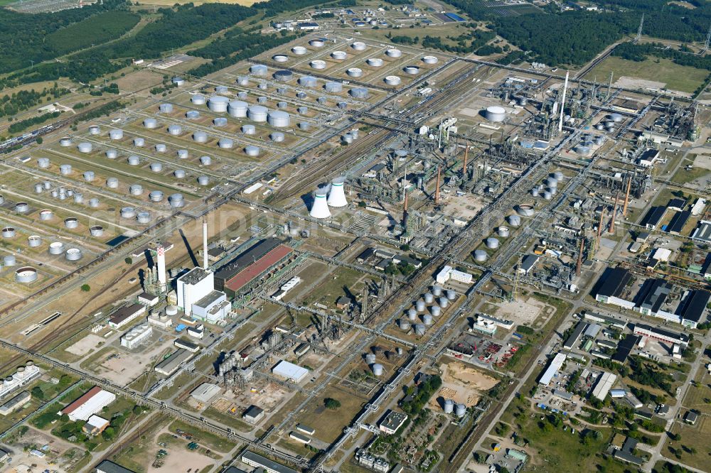 Schwedt/Oder from the bird's eye view: Site of PCK Refinery GmbH, a petroleum processing plant in Schwedt / Oder in the northeast of the state of Brandenburg