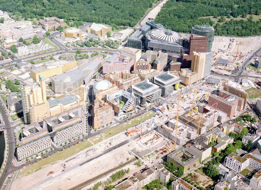 Aerial image Berlin - Tiergarten - Gelände des Potsdamer Platzes in Berlin-Tiergarten - ein Objekt der HVB - Projekt GmbH.