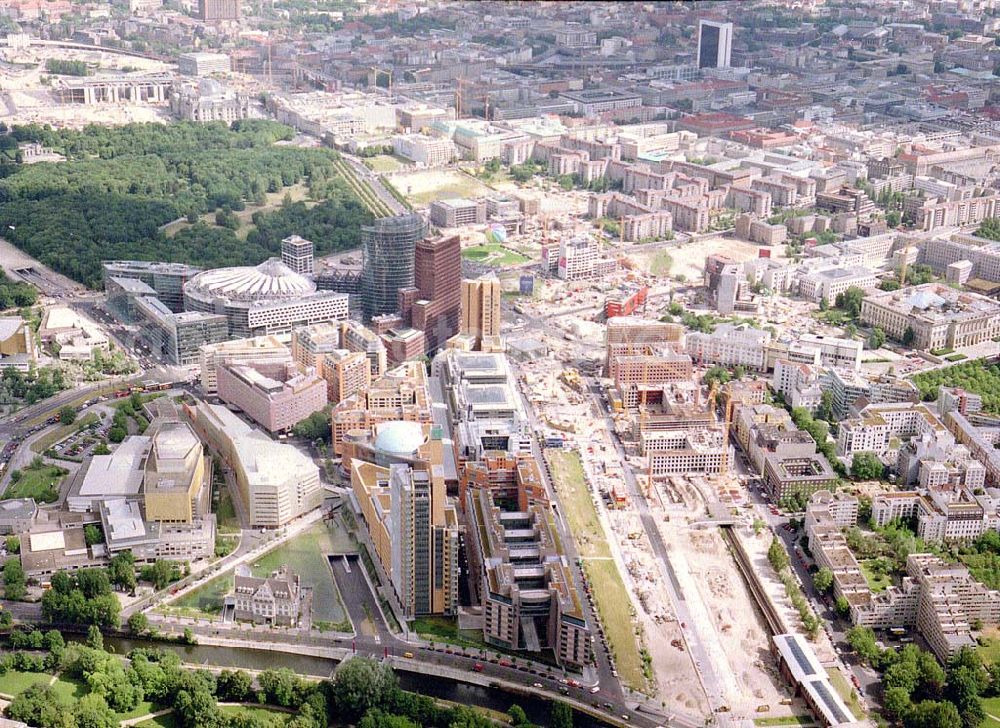 Aerial image Berlin - Tiergarten - Gelände des Potsdamer Platzes in Berlin-Tiergarten - ein Objekt der HVB - Projekt GmbH.