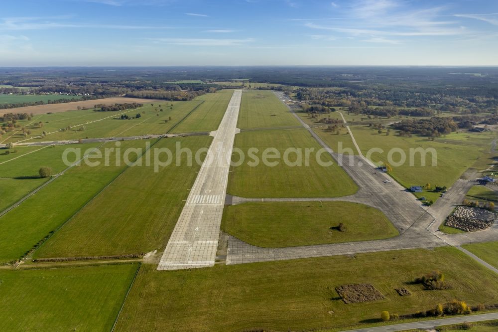 Rechlin from the bird's eye view: Grounds of the Rechlin Airpark Airport Rechlin-Larz with the runway 07 in Rechlin in Mecklenburg - Western Pomerania