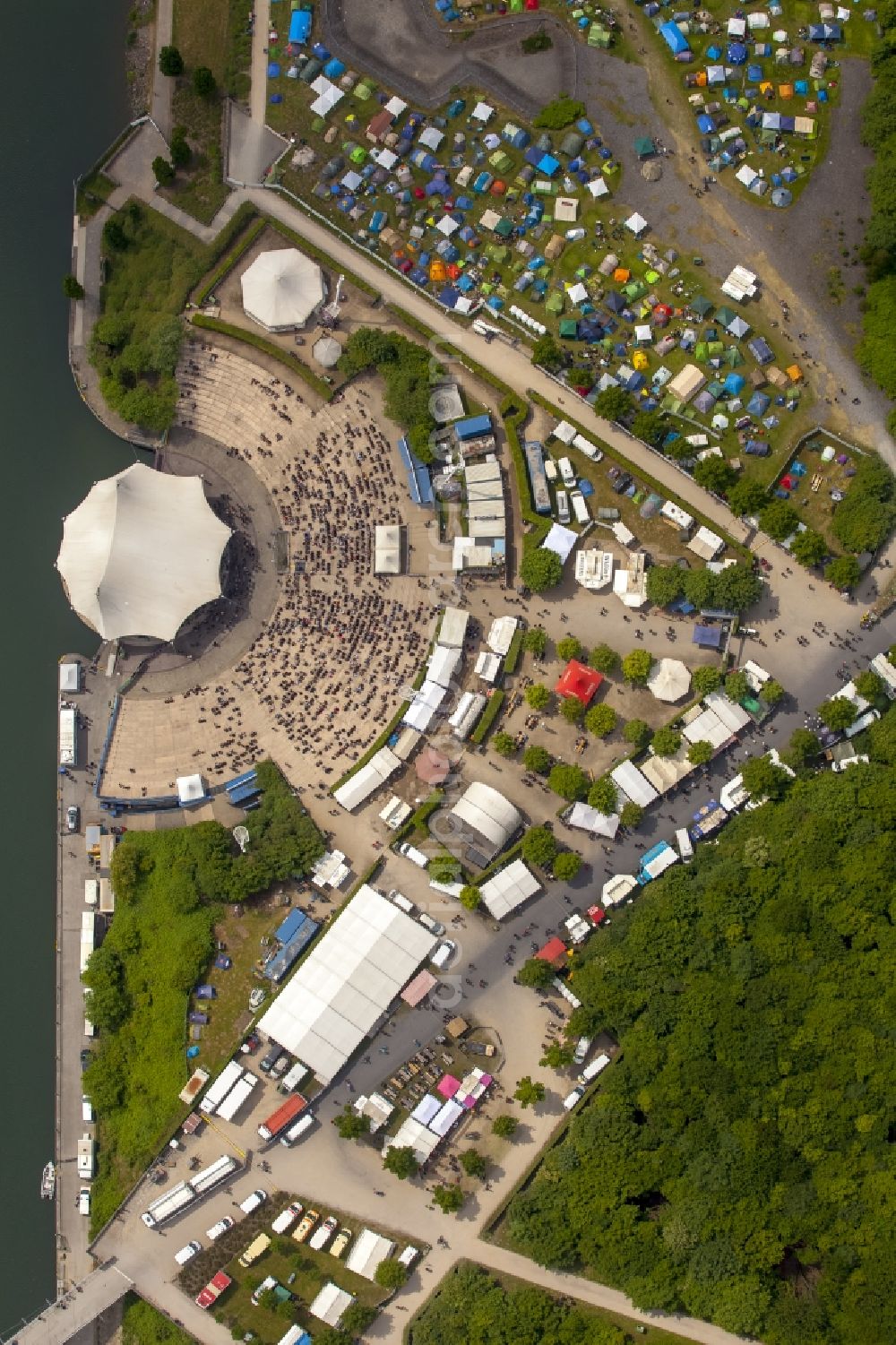 Aerial photograph Gelsenkirchen - Participants in the Rock Hard Festival 2015 in Gelsenkirchen in the state North Rhine-Westphalia