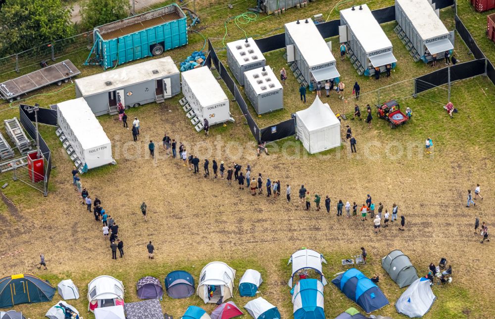 Aerial image Hünxe - Participants of the Ruhrpott Rodeo Festival music festival on the event and concert grounds in Huenxe in the federal state of North Rhine-Westphalia, Germany