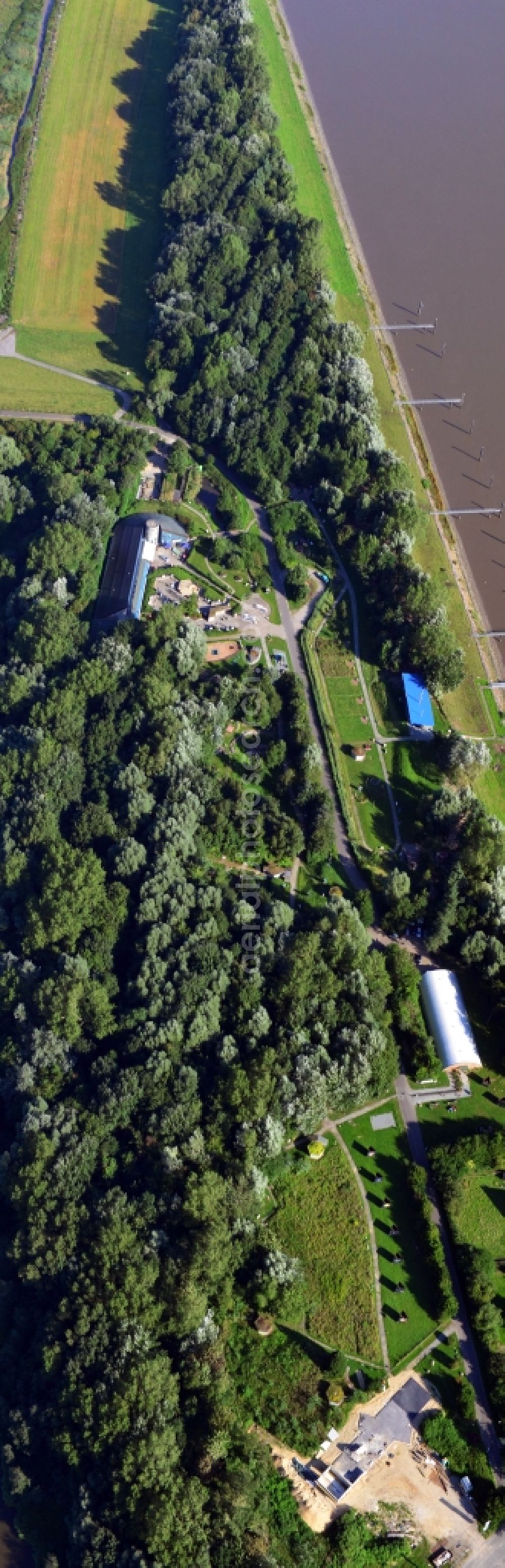 Aerial image Balje - Site of the lock Neuenhof on the banks of Oste with the Natureum Niederelbe Balje in Lower Saxony