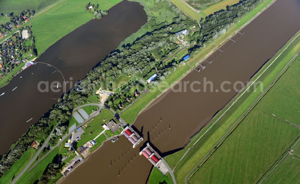 Aerial photograph Balje - Site of the lock Neuenhof on the banks of Oste with the Natureum Niederelbe Balje in Lower Saxony