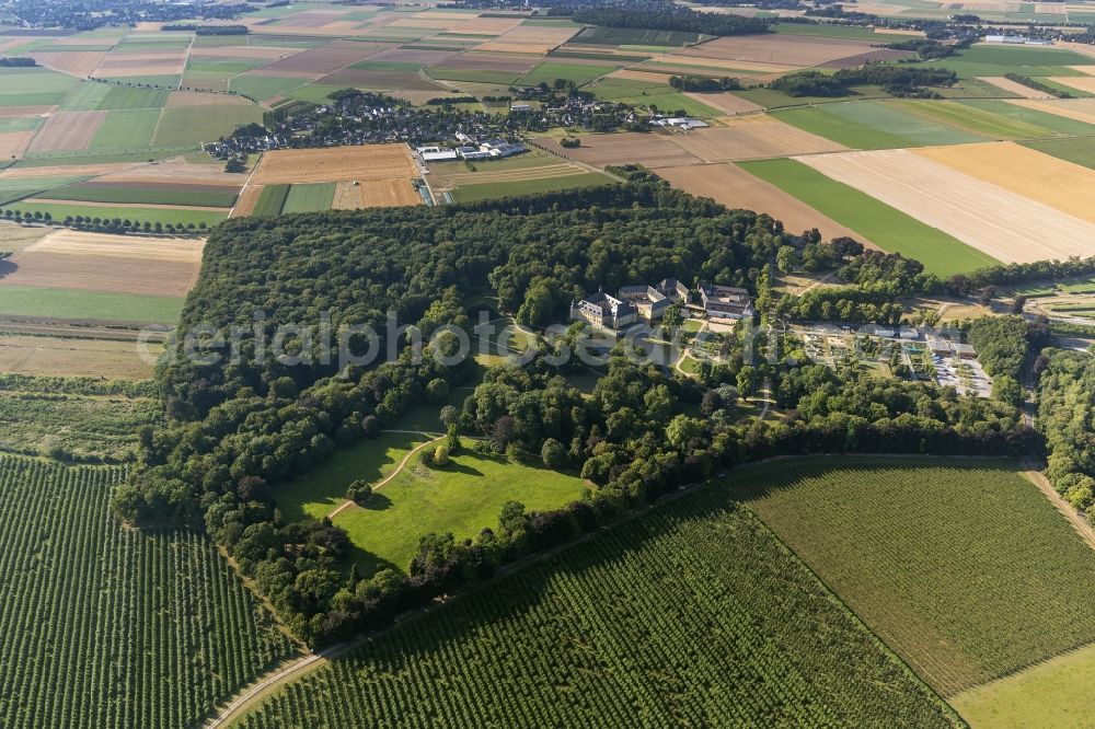 Aerial photograph Jüchen - Castle Dyck in the community Juechen in the state of North Rhine-Westphalia