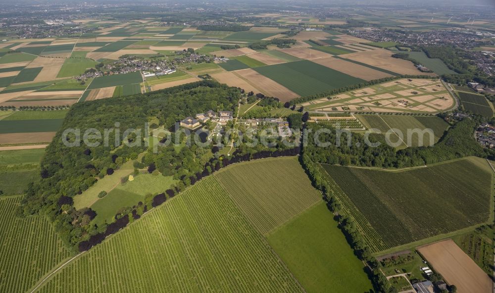 Jüchen from the bird's eye view: Castle Dyck in the community Juechen in the state of North Rhine-Westphalia