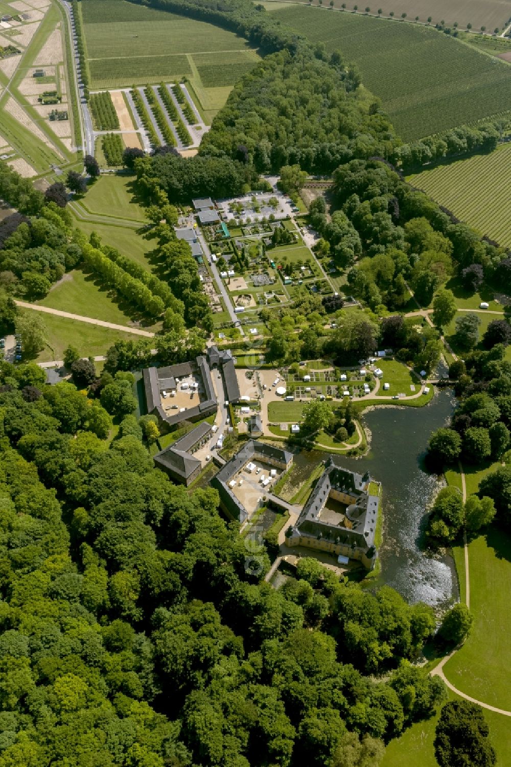 Jüchen from above - Castle Dyck in the community Juechen in the state of North Rhine-Westphalia