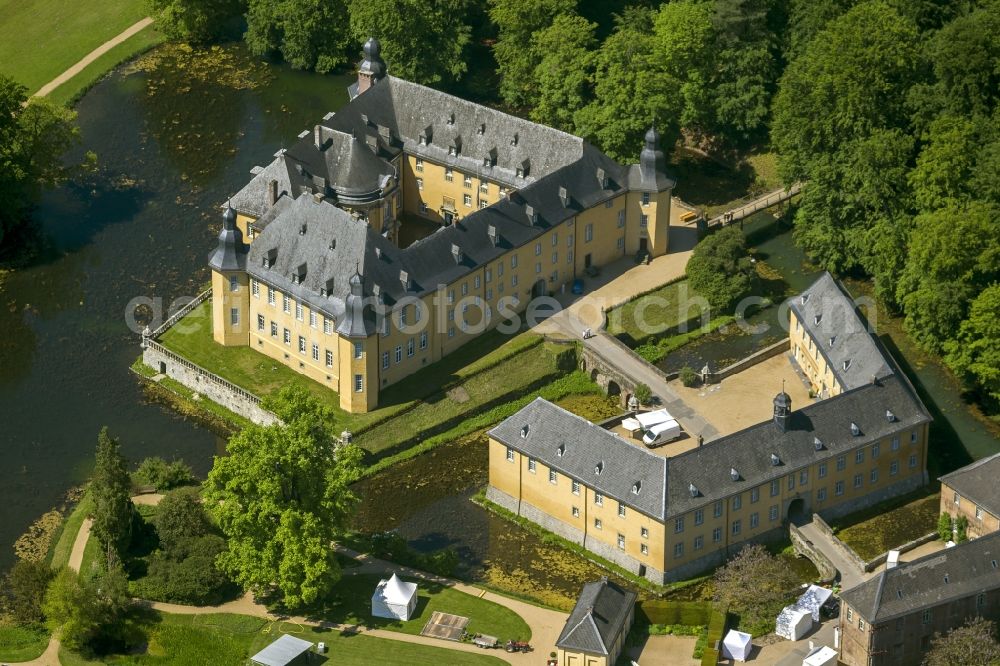 Jüchen from above - Castle Dyck in the community Juechen in the state of North Rhine-Westphalia