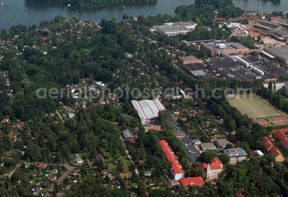 Aerial image Berlin Spandau - Grounds of the school environment center, the former patrons of gardening school in Berlin - Spandau