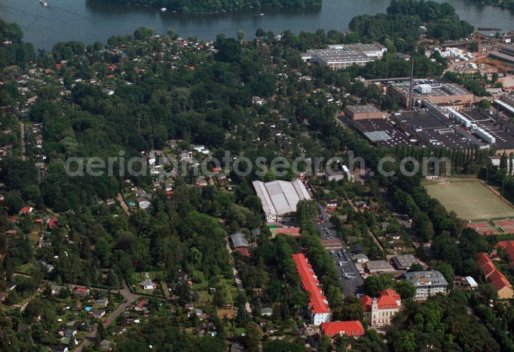 Berlin Spandau from above - Grounds of the school environment center, the former patrons of gardening school in Berlin - Spandau