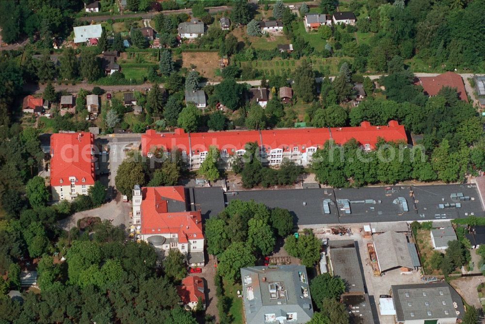 Berlin Spandau from the bird's eye view: Grounds of the school environment center, the former patrons of gardening school in Berlin - Spandau