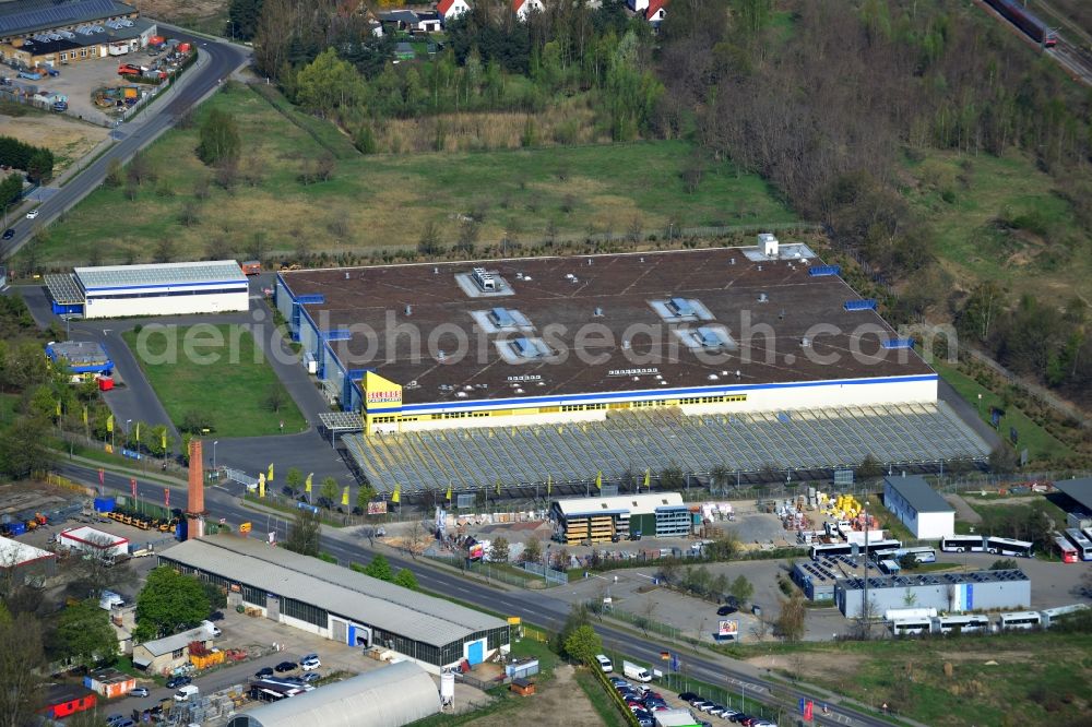 Falkensee from the bird's eye view: Grounds of Selgroß - Market in Falkensee in Brandenburg