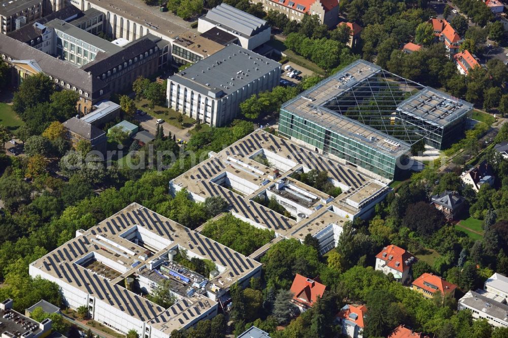 Aerial photograph Berlin Dahlem - Area of the Seminar Campus Hotel Berlin overlooking the physics section of the building of the university FU Berlin in the district Dahlem in the state of Berlin