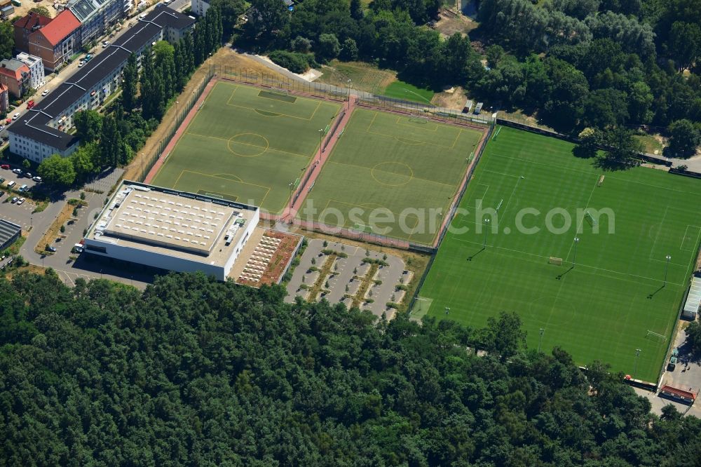 Aerial image Berlin - Grounds of the sports park at the Great Gym / sports hall in Köpenick in Berlin