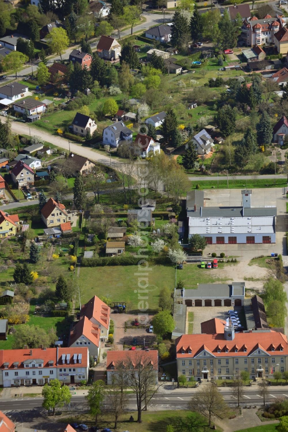 Falkensee from the bird's eye view: Site of the city council and the fire at the town hall on the Falkenhagener street in Falkensee in Brandenburg