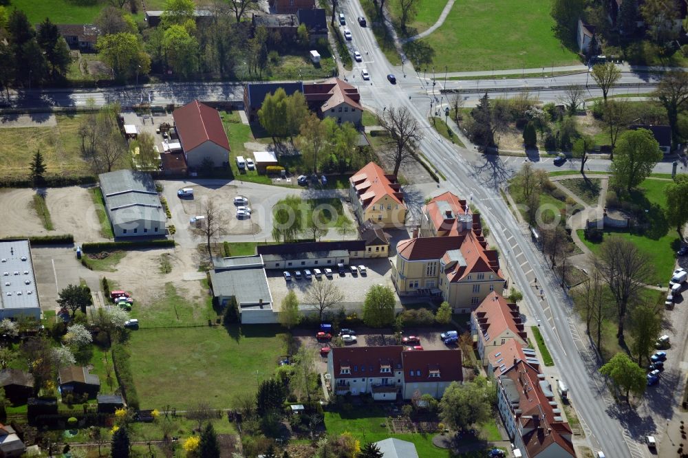 Falkensee from the bird's eye view: Site of the city council and the fire at the town hall on the Falkenhagener street in Falkensee in Brandenburg