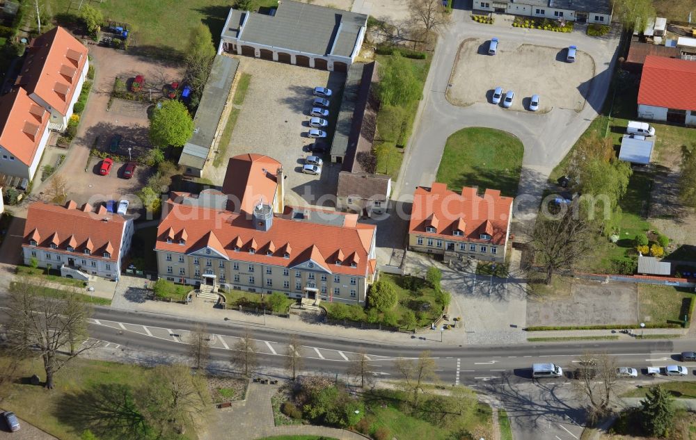 Falkensee from the bird's eye view: Site of the city council and the fire at the town hall on the Falkenhagener street in Falkensee in Brandenburg