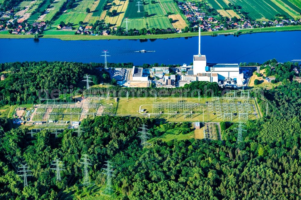 Geesthacht from the bird's eye view: Site of the decommissioned nuclear power plant Kruemmel on the banks of the Elbe River, right on the Geesthacht district Kruemmel in Schleswig-Holstein