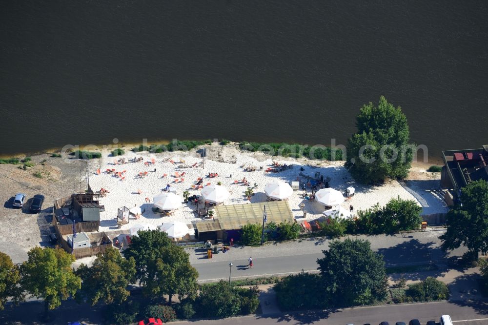 Aerial image Magdeburg - Site of the beach on the banks of the Elbe in Magdeburg Magdeburg in Saxony-Anhalt