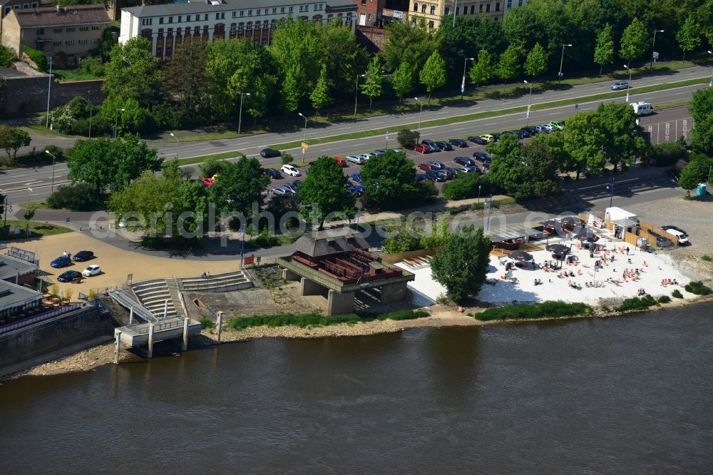 Magdeburg from the bird's eye view: Site of the beach on the banks of the Elbe in Magdeburg Magdeburg in Saxony-Anhalt