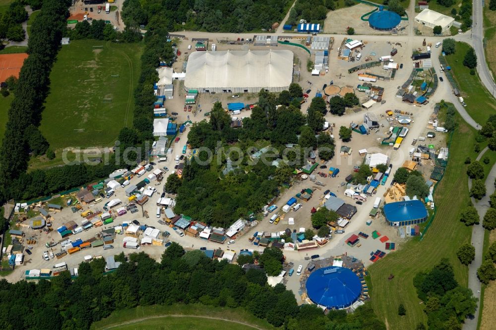 München from above - Participants of the Tollwood Summer Festival music festivals in the event concert area Olympic Park South in Munich in Bavaria