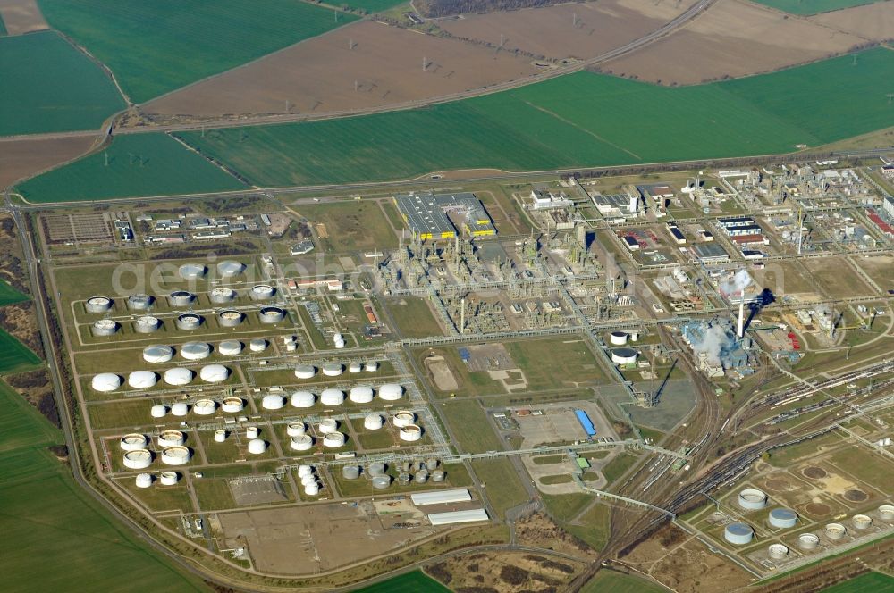 Leuna from the bird's eye view: View onto the business premises of the multinational oil and gas company TOTAL in Leuna in the state Saxony-Anhalt