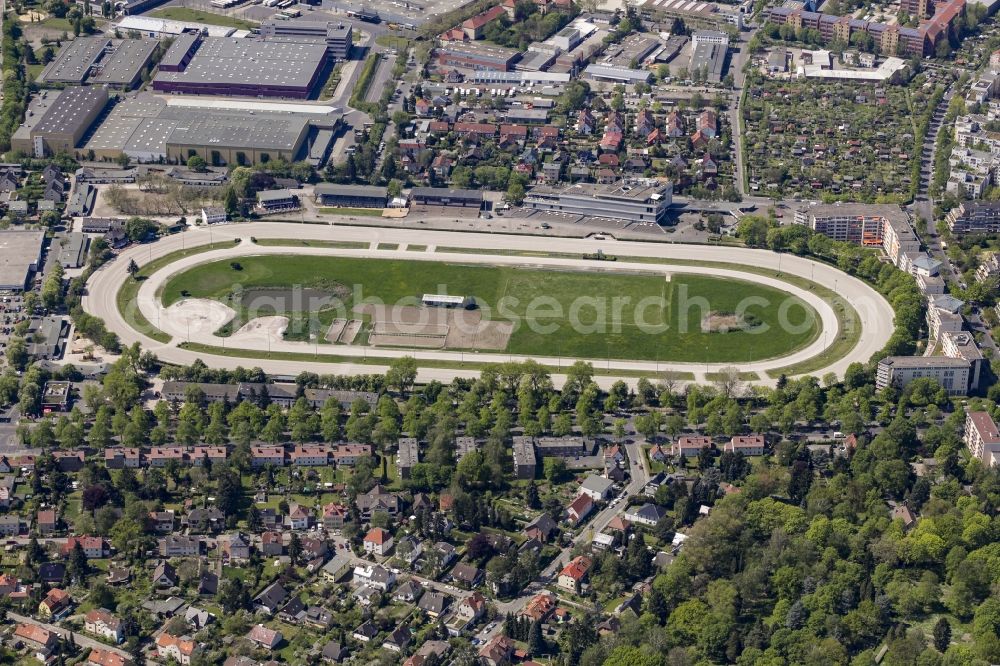 Aerial photograph Berlin - Harness racing track Trabrennbahn Mariendorf in the district of Tempelhof-Schoeneberg in Berlin, Germany. The historic premises are located on Mariendorfer Damm