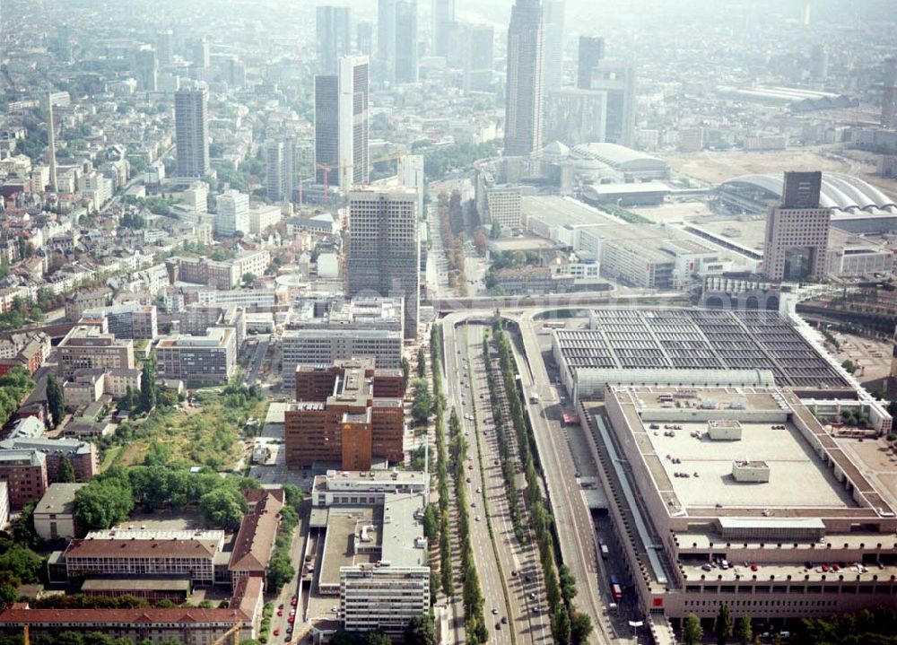 Frankfurt am Main from the bird's eye view: Gelände der Union-Druckerei an der Theodor-Heuss-Allee 90-98 in Frankfurt / Main.