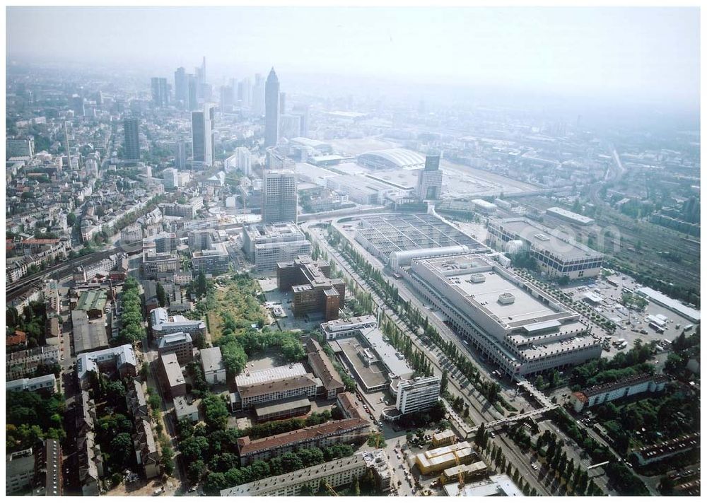 Frankfurt am Main from the bird's eye view: Gelände der Union-Druckerei an der Theodor-Heuss-Allee 90-98 in Frankfurt / Main.