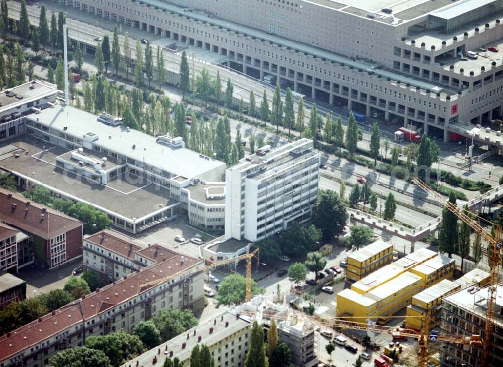 Aerial photograph Frankfurt am Main - Gelände der Union-Druckerei an der Theodor-Heuss-Allee 90-98 in Frankfurt / Main.