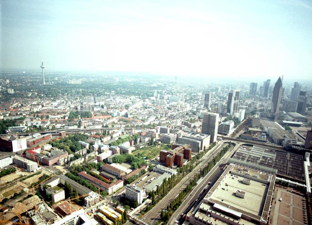 Aerial image Frankfurt am Main - Gelände der Union-Druckerei an der Theodor-Heuss-Allee 90-98 in Frankfurt / Main. ( Goldenes Haus )