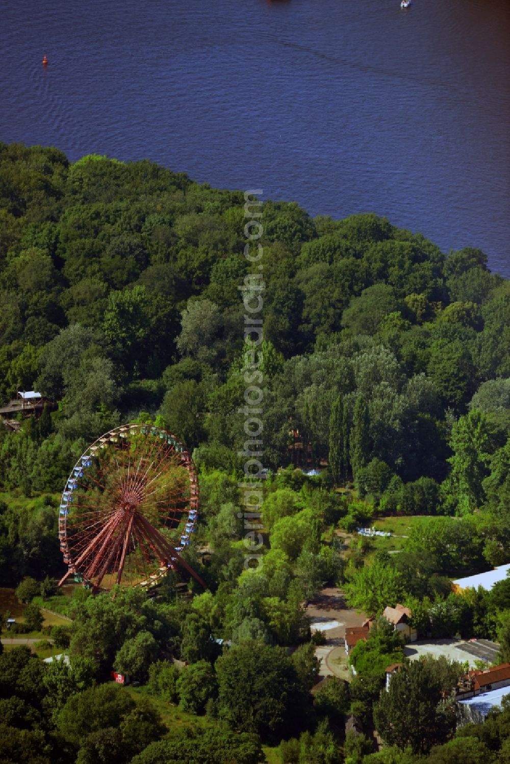 Aerial image Berlin - Grounds of the derelict former amusement park Spree / Culture park Plänterwald in the district of Treptow-Köpenick