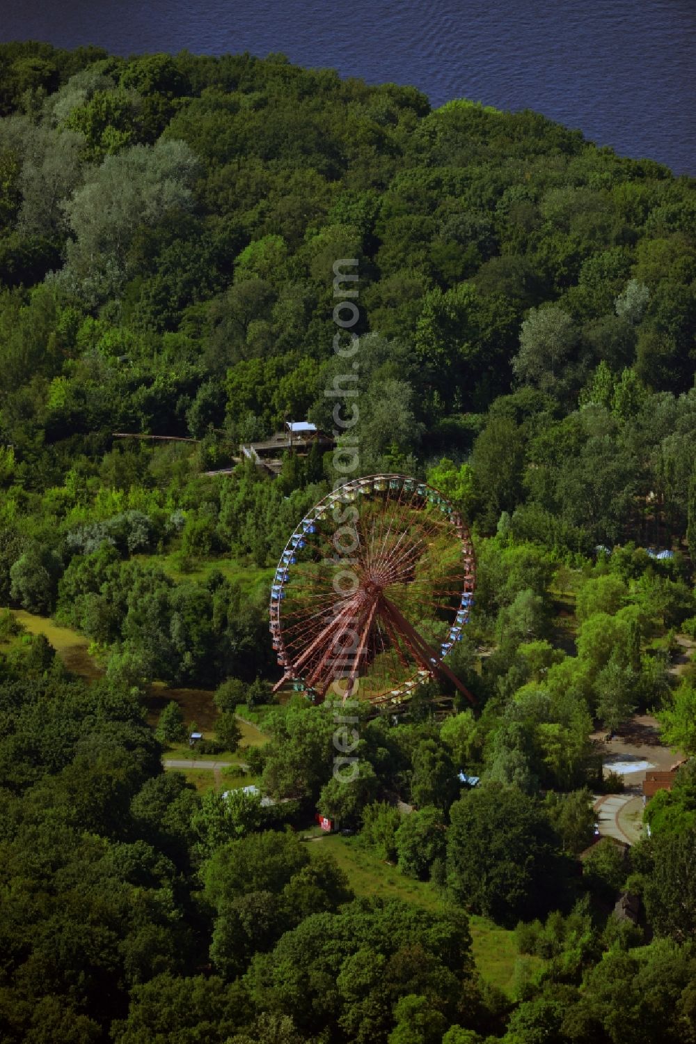 Aerial photograph Berlin - Grounds of the derelict former amusement park Spree / Culture park Plänterwald in the district of Treptow-Köpenick