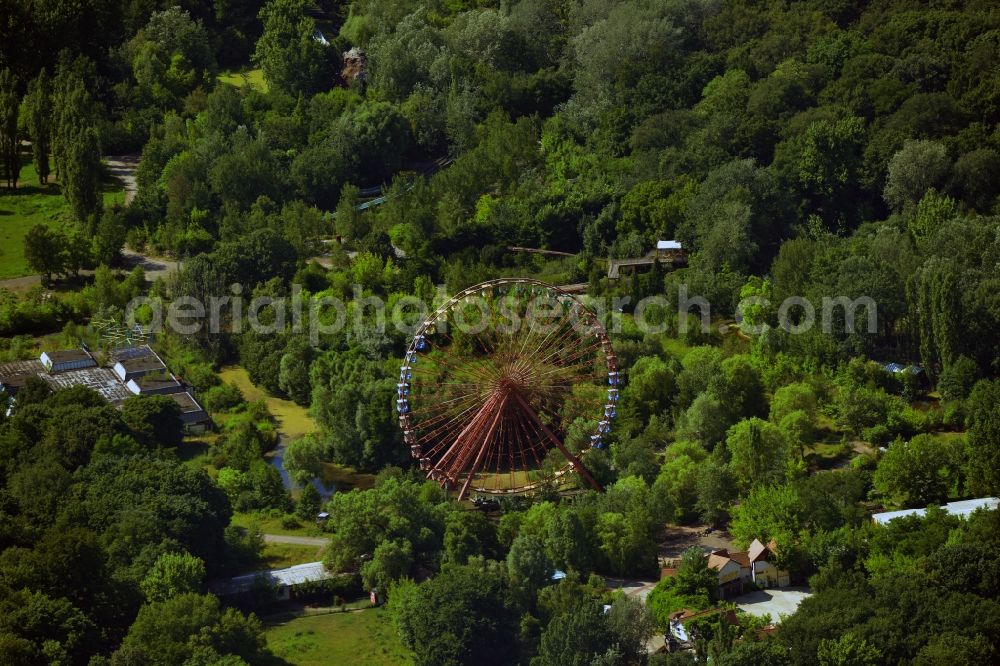 Aerial image Berlin - Grounds of the derelict former amusement park Spree / Culture park Plänterwald in the district of Treptow-Köpenick